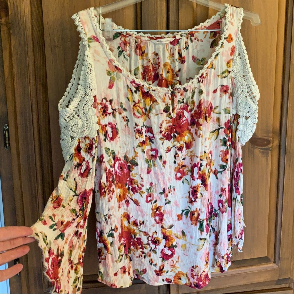 Soft Surroundings petite large cold shoulder floral blouse